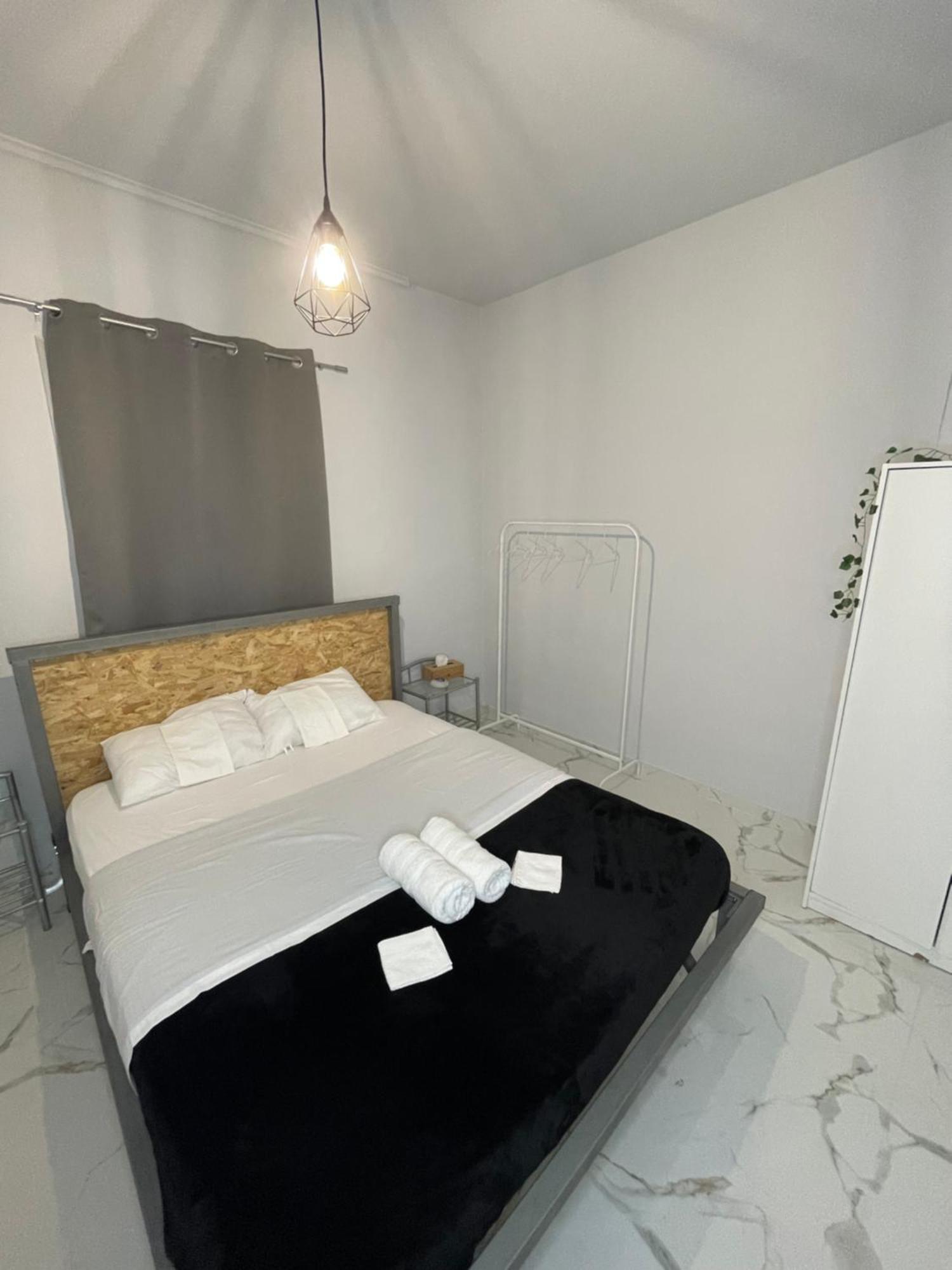 Airpoint Renovated Appartement Artemida  Buitenkant foto