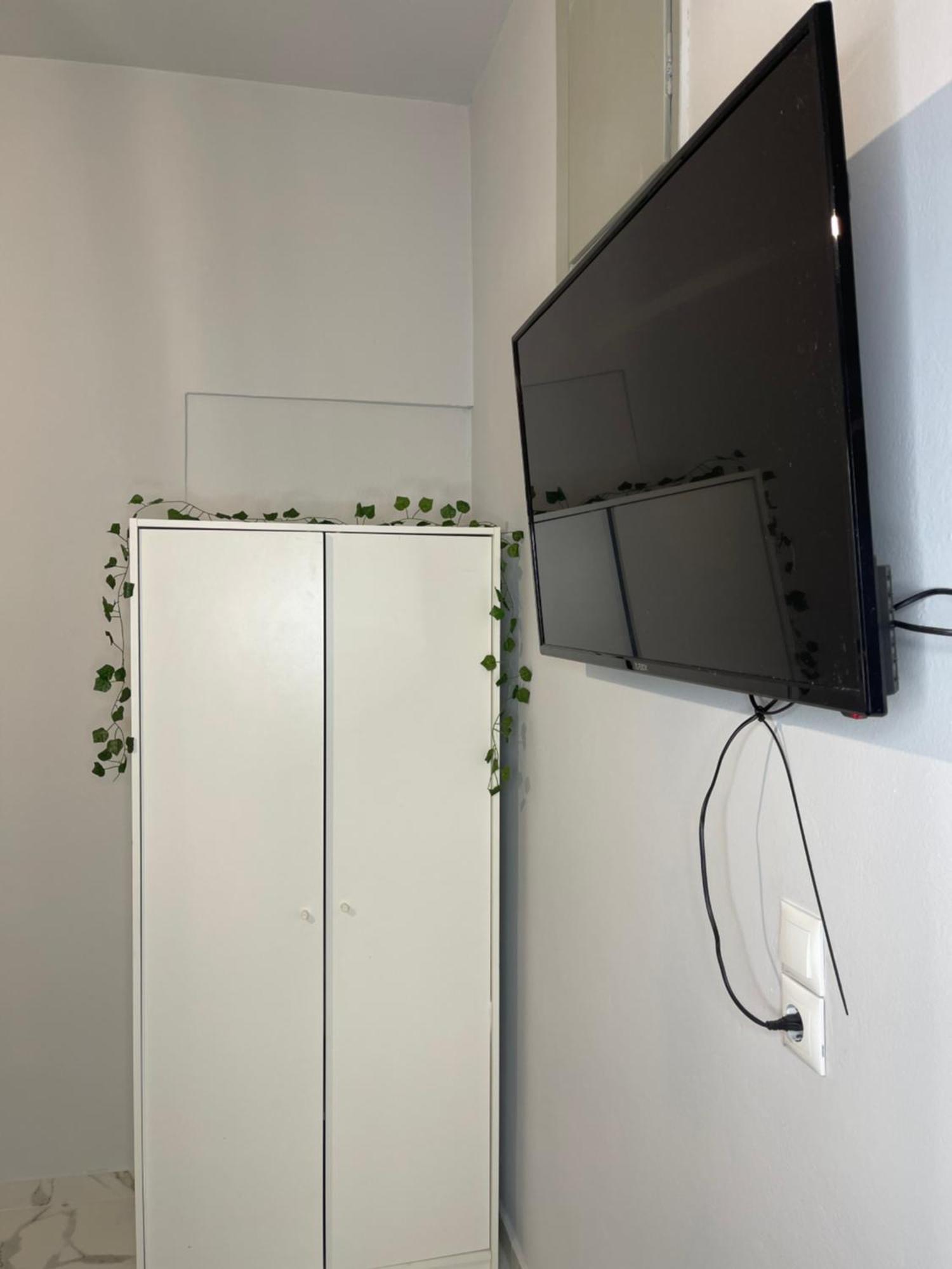 Airpoint Renovated Appartement Artemida  Buitenkant foto