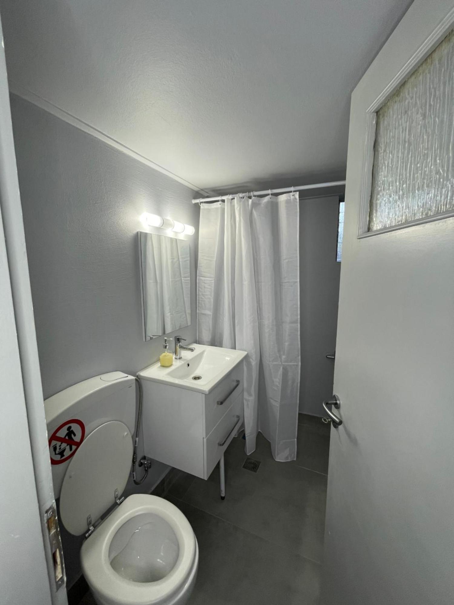 Airpoint Renovated Appartement Artemida  Buitenkant foto